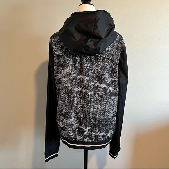 Under Armour Storm1 Hooded Rain Shell - size L - Picture 3 of 8